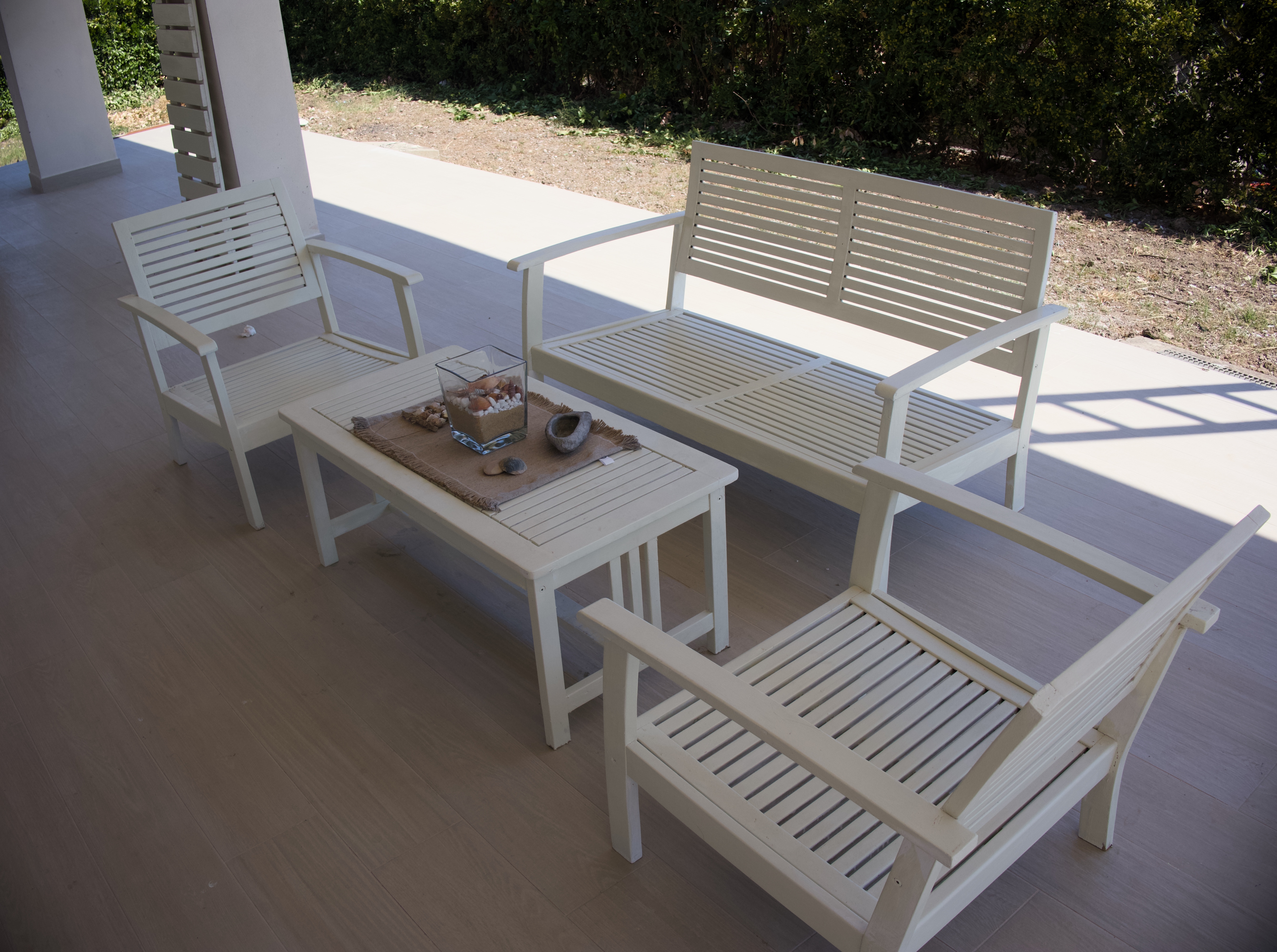 Esterno B&B con tavolino